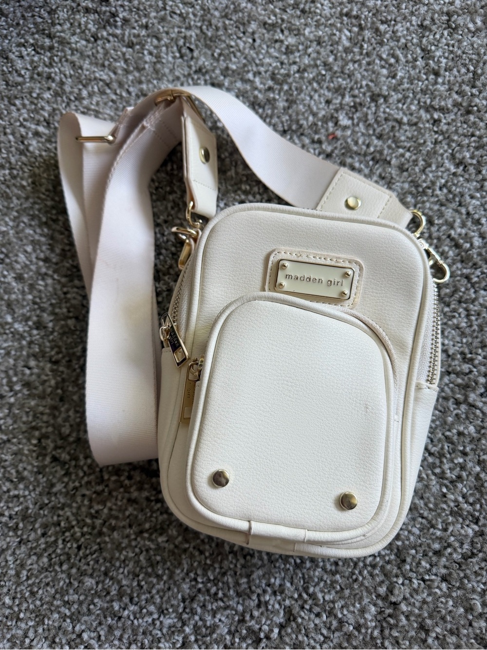 Madden Girl Off-White/Cream Crossbody Bag with Gold Hardware